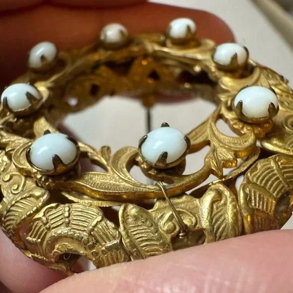 Unsigned Vintage Miriam Haskell preowned vintage brooch - Picture 7 of 17